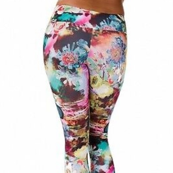 Onzie 209 Delicious Floral Crop Legging - Picture 4 of 6